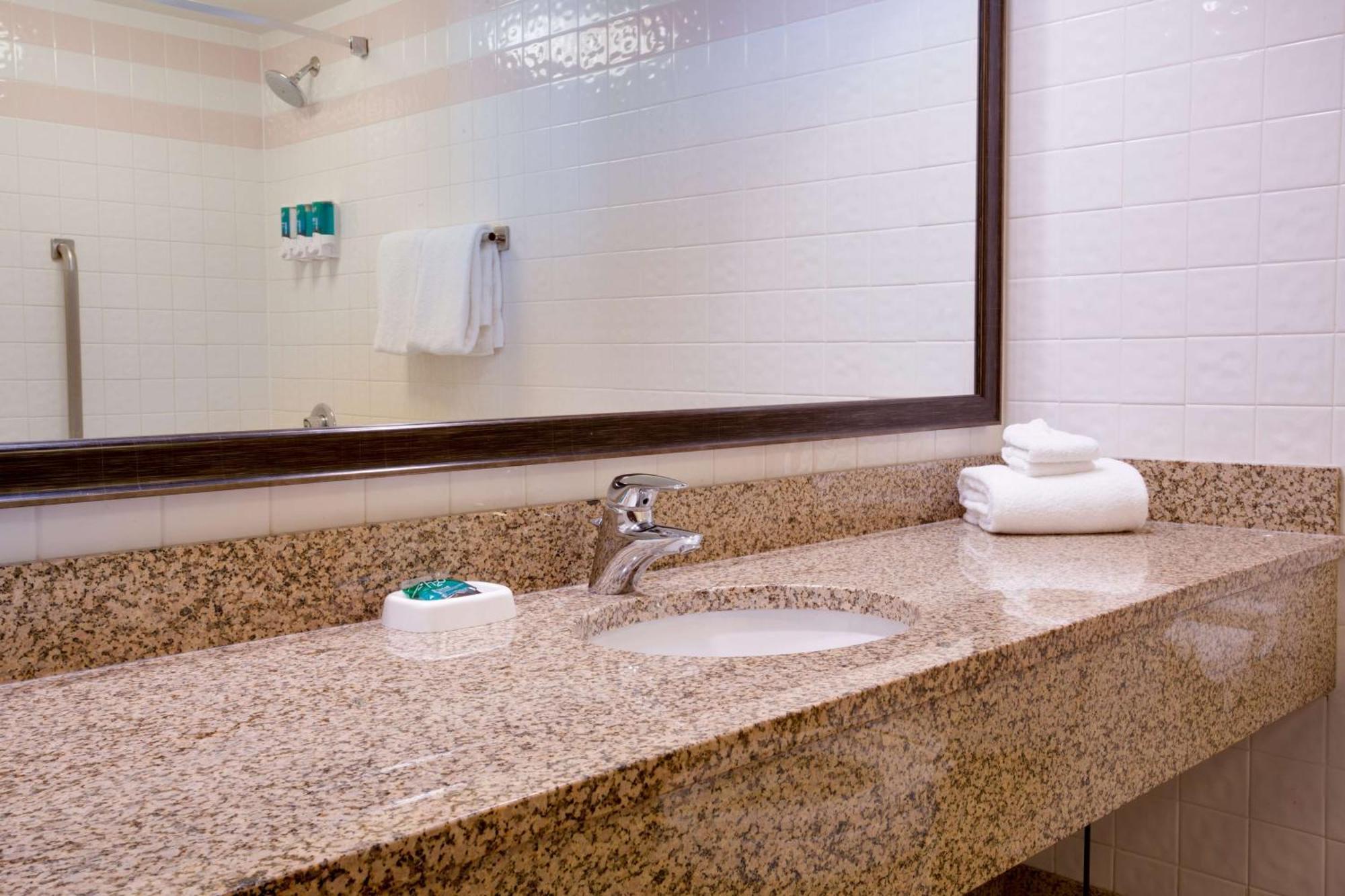 Pear Tree Inn St Louis Convention Center セントルイス エクステリア 写真