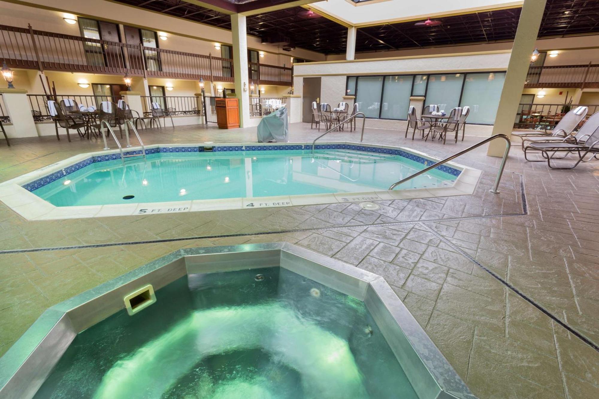 Pear Tree Inn St Louis Convention Center セントルイス エクステリア 写真